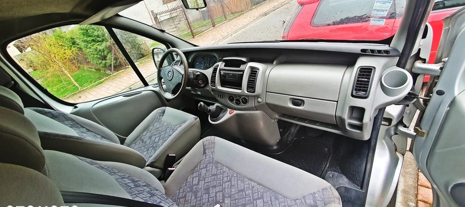 Opel Vivaro cena 15500 przebieg: 300001, rok produkcji 2003 z Nowy Targ małe 137